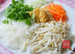 银耳鲜蔬卷的做法图解1