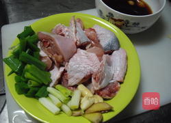 糖醋鸡肉的做法图解1