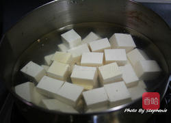 豆瓣鲜鱼烧豆腐的做法图解1