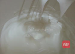 焖烤榴梿戚风蛋糕的做法图解3