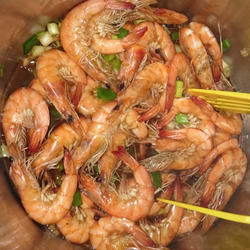 蒜味鲜虾的做法[图]