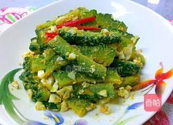 苦瓜炒咸蛋的做法图解4
