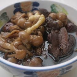凉粉草菇菇排骨汤的做法[图]