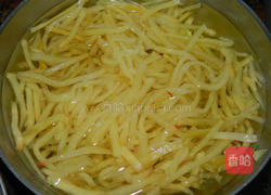 榨菜肉丝的做法图解1