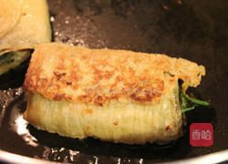 海苔肉松豆皮卷的做法图解3