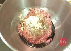高丽菜肉煎包的做法图解2