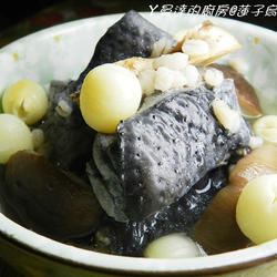 莲子乌骨鸡汤的做法[图]