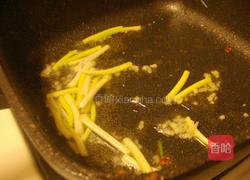 番茄豆腐炒蛋的做法图解2