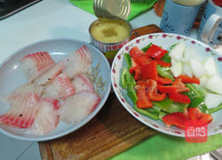 糖醋鱼片的做法图解1