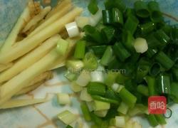 滑嫩姜丝鲷鱼片汤的做法图解2