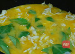 珊瑚菇炒蛋的做法图解4