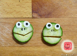 小黄瓜沙拉船的做法图解3