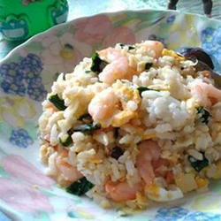 奶油蒜香虾仁炒饭的做法[图]