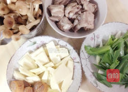 冬笋茶树菇排骨汤的做法图解2