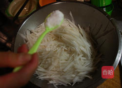 萝卜丝炒鱼子的做法图解5