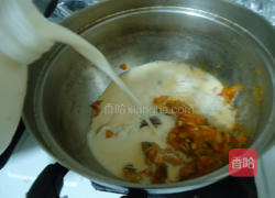 南瓜牛奶菇菇锅的做法图解3