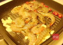 鲜虾墨鱼意大利面的做法图解3