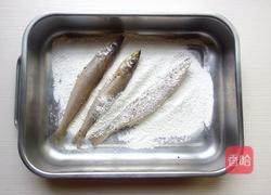 酥炸沙梭鱼的做法图解2