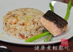 樱花虾鲑鱼炒饭的做法图解3