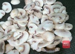 奶油蘑菇甜椒的做法图解3