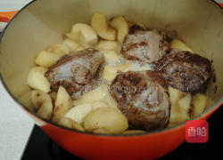 苹果炖牛腱的做法图解4