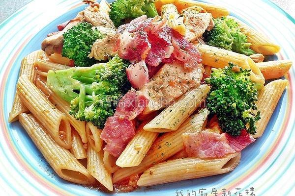 拿坡里培根鸡肉面