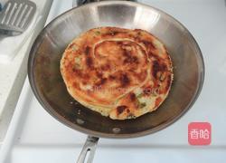 小芝麻大葱饼的做法图解7