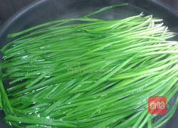 风酱韭菜的做法图解1