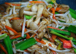 沙茶菇菇卷饼的做法图解3