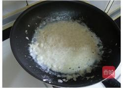 奶油菠菜的做法图解2