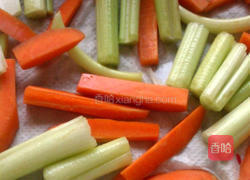 自制川味泡椒的做法图解1