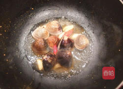 XO酱海鲜豆腐煲的做法图解5