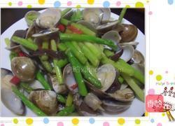 蛤蜊炒芦笋的做法图解4