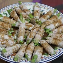 风芝麻芦笋猪肉卷的做法[图]