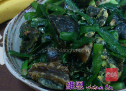 韭菜炒皮蛋的做法图解4