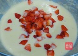 草莓炼乳玛芬的做法图解2