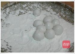 滚元宵的做法图解6