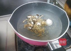 旗鱼冬粉汤的做法图解3