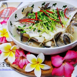 鲈鱼蒸豆腐的做法[图]