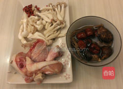 双菇人参鲜鸡汤的做法图解3