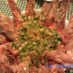 葱爆草虾粉丝煲的做法[图]