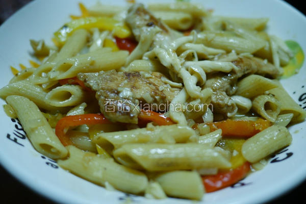 鸡肉彩椒意大利面