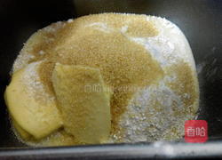 日式炼奶面包的做法图解1