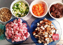 酱爆肉丁的做法图解1