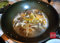 酸辣墨鱼饺汤的做法图解4