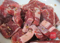 香料橄榄牛小排的做法图解1