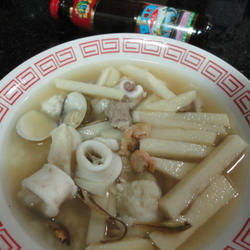 竹笋海鲜汤饭的做法[图]