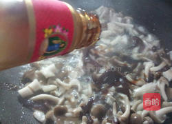 蚝油烩双菇的做法图解2