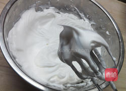 咖啡奶油瑞士卷的做法图解3