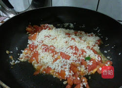鲜虾蔬食茄汁炖饭的做法图解4